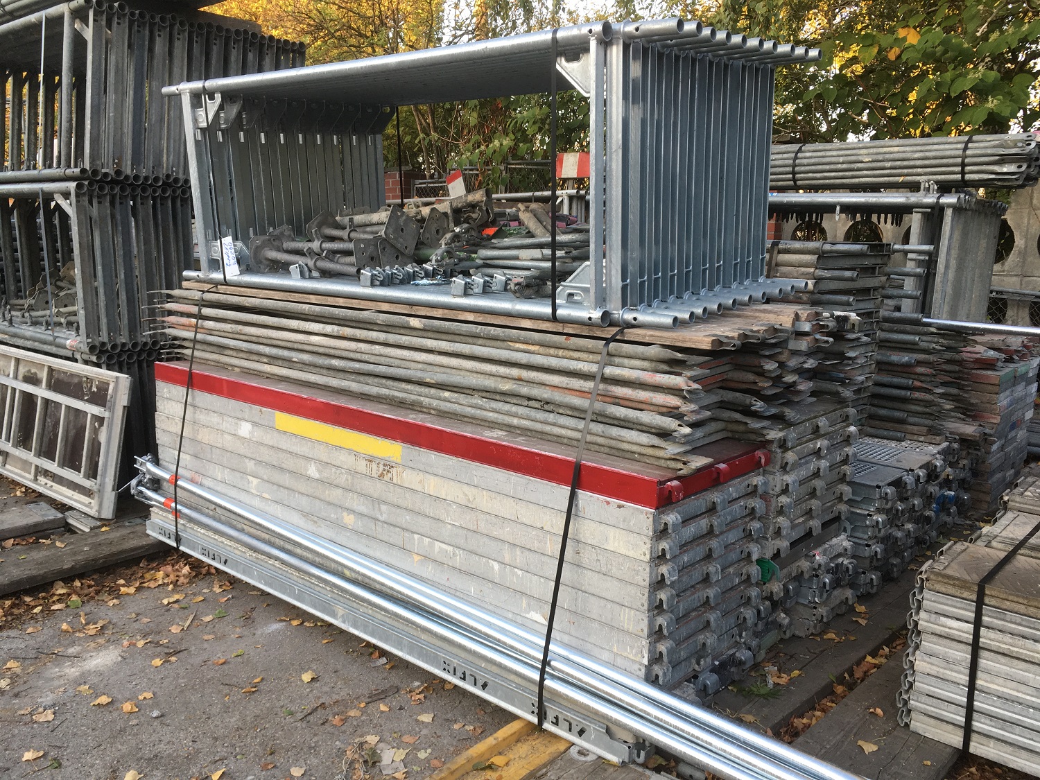 Gebrauchtes Gerüst – Beispielfoto aus dem Lager