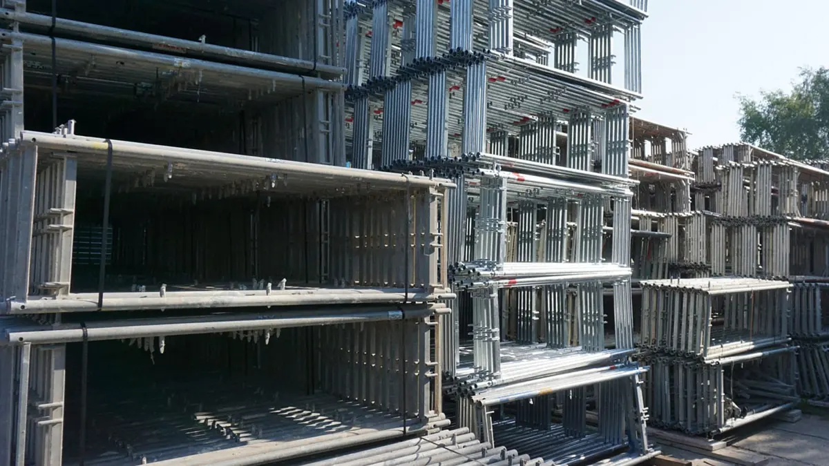 Gebrauchte Vertikalrahmen verschiedener Systeme am Lager Leipzig